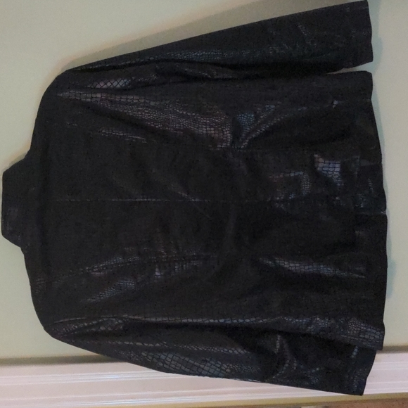 Elementz Woman's Black Jacket, 1X - Picture 4 of 15